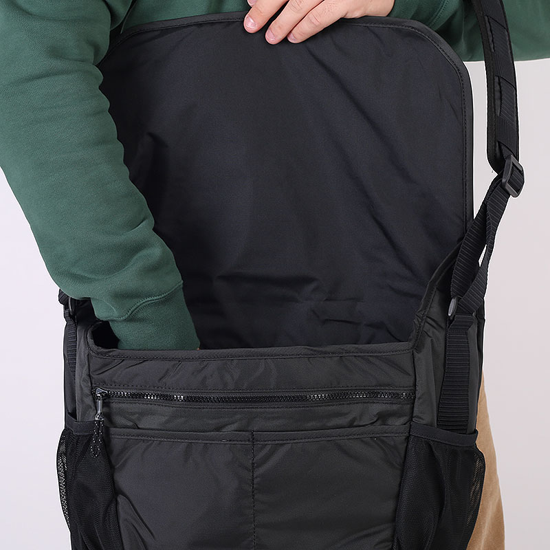  черная сумка Nike Sportswear Essentials Messenger Bag 17L DB0498-010 - цена, описание, фото 6